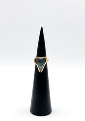 Des Shark Tooth Ring - Black